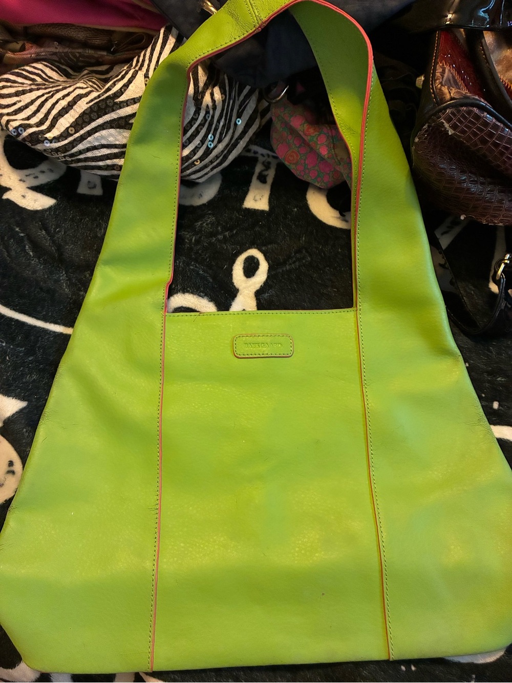 VINTAGE BAEKGAARD Green Shoulder Bag with Pink Trim )